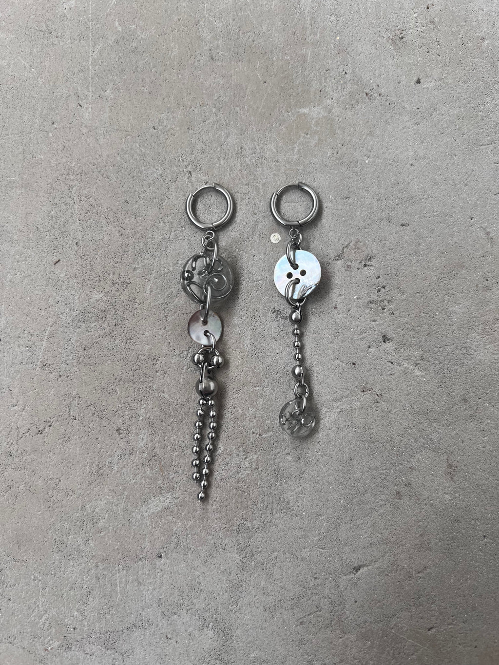 RE:BUTTON EARRINGS